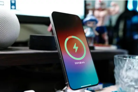 宝清苹果15换屏服务分享用什么充电器给iPhone15充电更好 